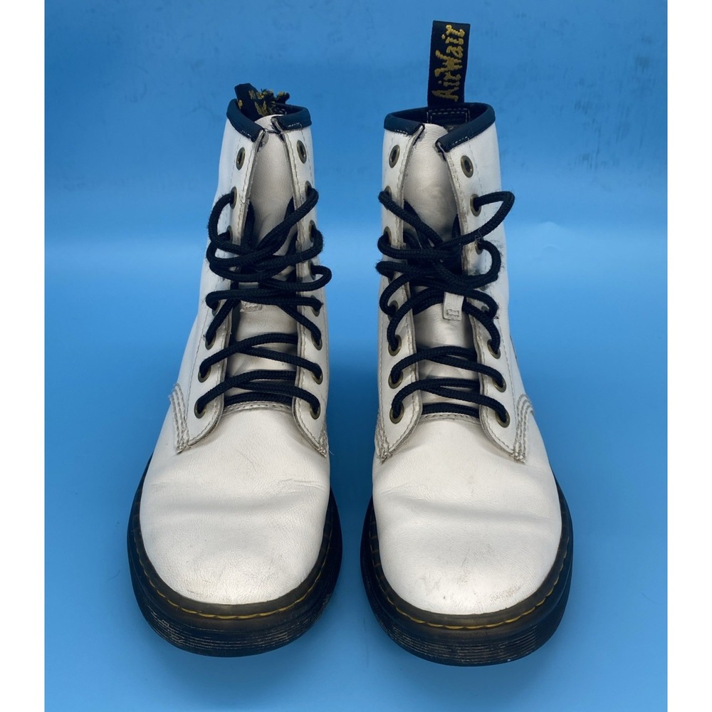 Dr. Martens Zavala White Leather Combat Boots Women's Size 6 AirWair 8-Eye